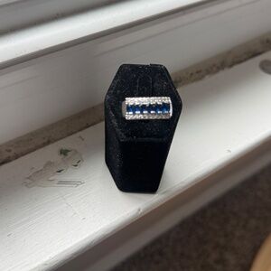 GLAMOUR ENGAGEMENT RING SIZE 10